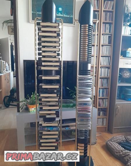 Stojan na CD a VHS
