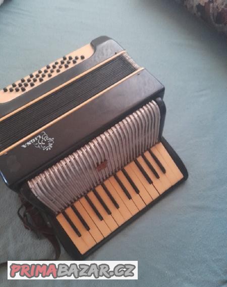 Prodám funkční harmoniku