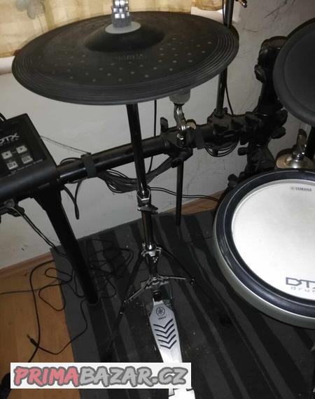 prodam-prislusenstvi-k-el-bicim-zn-yamaha