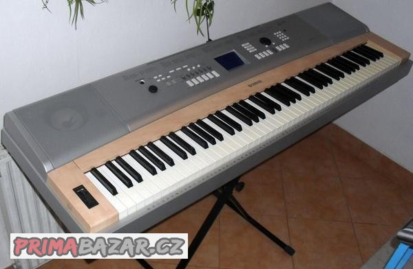 digitalni-piano-yamaha-portable-grand-dgx-620