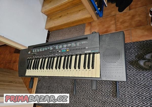 Klavesy Yamaha PSR-100 + stojan