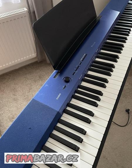 Elektrické piano s kladívkovou mechanikou