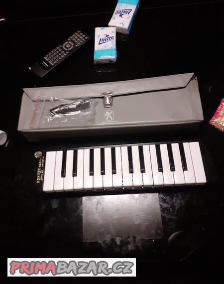 Foukaci klavesova harmonika hohner