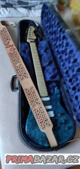 Prodám elektrickou kytaru a combo Marshall Valvestate 100