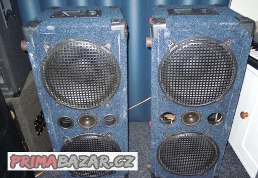 Tlakové reprobedny 2 x 12 palců a 2 x 400 W