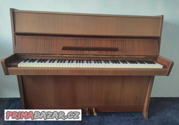 piano-petrof