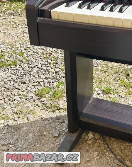 elektricky-klavir-yamaha-clavinova-810s