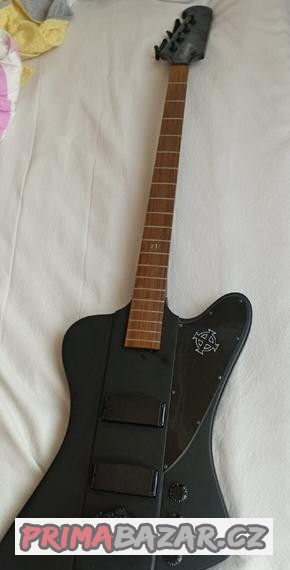 Epiphone Goth Thunderbird IV baskytara