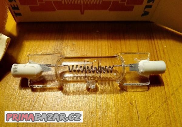 Halogenovoé žárovky, 600 W,230 V.