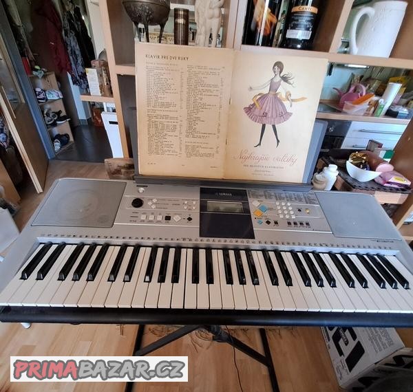 digitalni-keyboard-yamaha-psr-e323