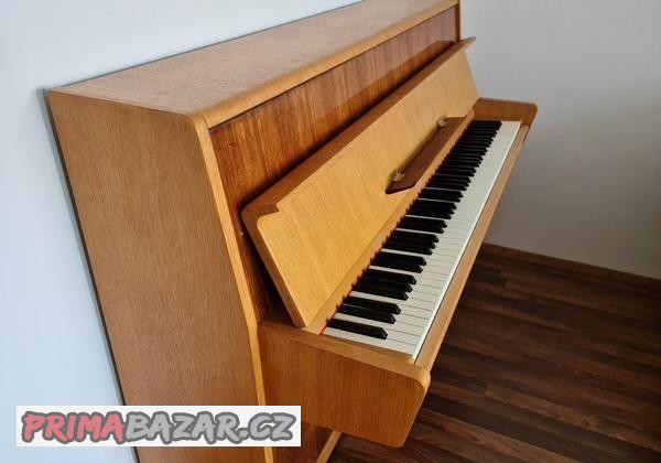 Zrenovovane pianino Petrof