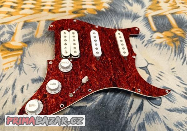 Prodám osazený pickguard na stratocaster - Kyjov 2900,-