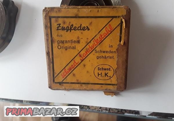 Péra na historické gramofony