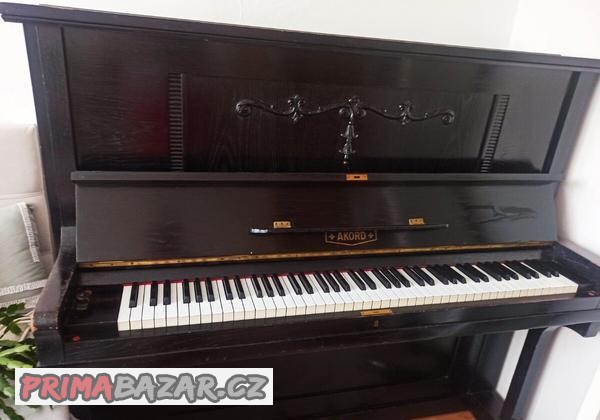 prodam-pianino-znacky-akord