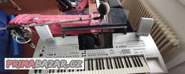Yamaha Tyros 1 s reproduktory