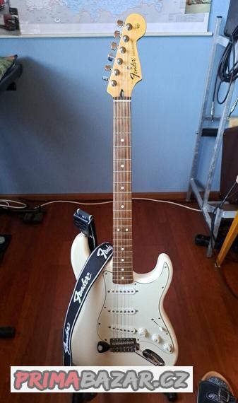 FENDER STRATOCASTER