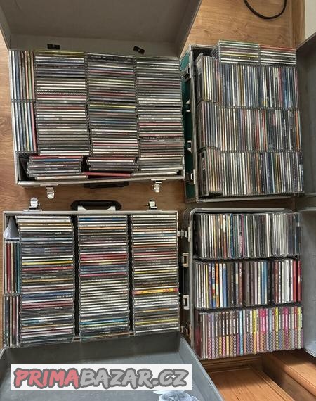 CD singly + albumy + vybery ..celkovo cca 750 cd