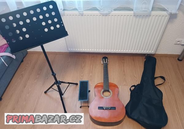Prodám kytaru + obal+stojan na noty a pod nohu