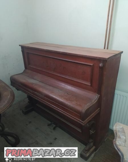 Pianino Petrof