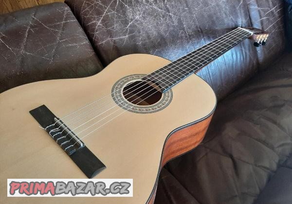 akustická kytara M. Rodriguez Caballero