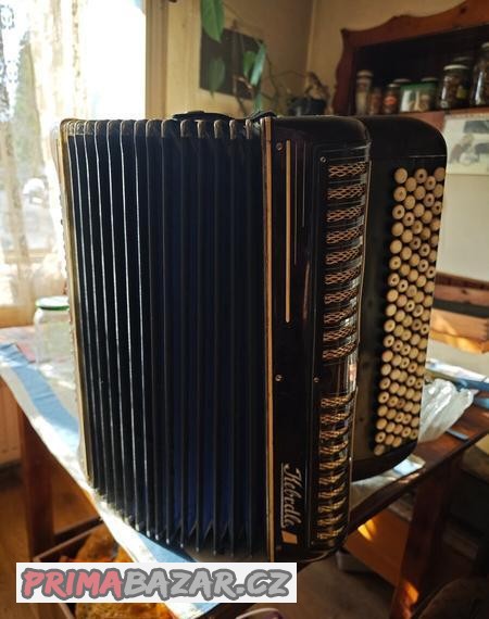KNOFLÍKOVÁ HARMONIKA - KEBRLE
