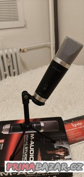 MiCROPHONE m audio
