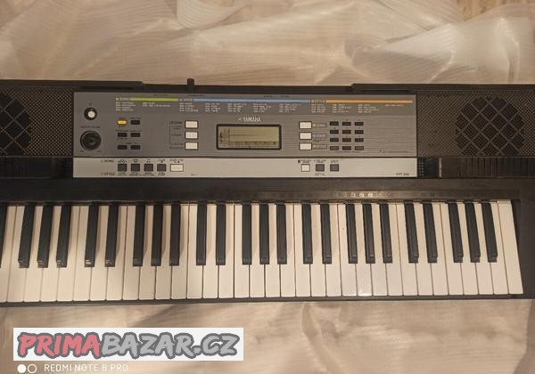 Yamaha YPT 240 keyboard