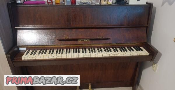 piano-petrof
