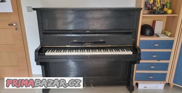 Stare černé piano Michelle
