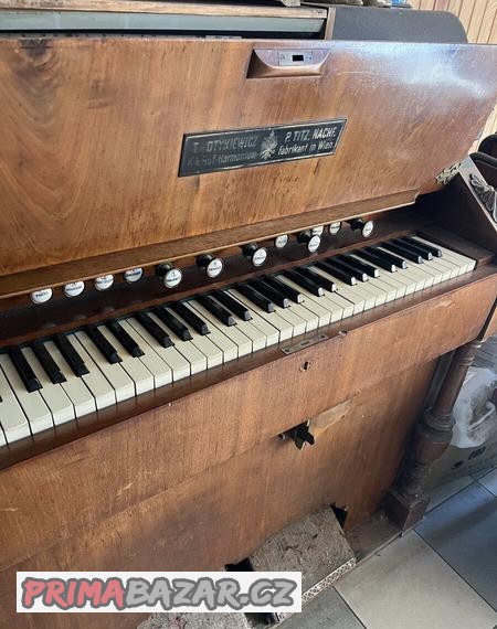 starozitne-harmonium