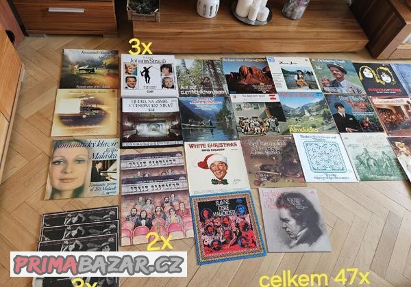 LP desky - 47 velkých + 89 malých