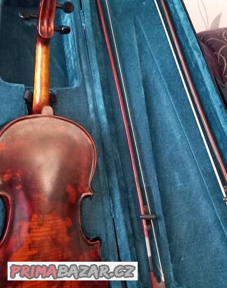 ponukam-na-predaj-staru-violu-komplet