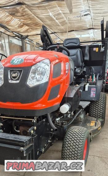 sekacka-traktor-kioti-wd1260-vc-predni-hydraulicky-zaves