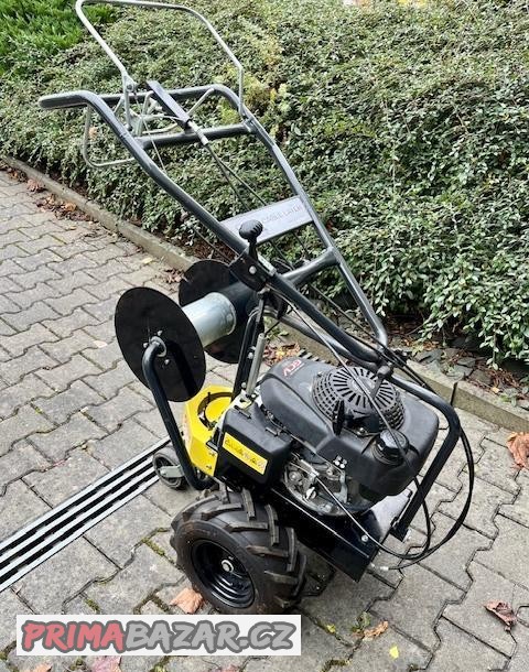 pokladac-kabelu-roboticke-sekacky