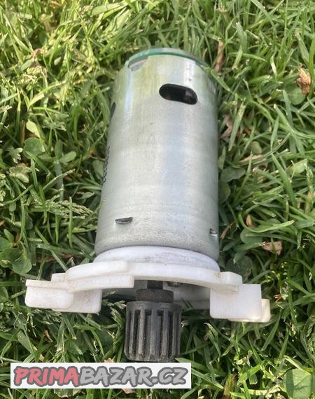 robomow-rs-rc-modely-motor-seceni