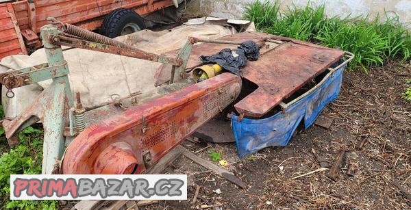 rotacni-dvoububnova-sekacka-za-traktor