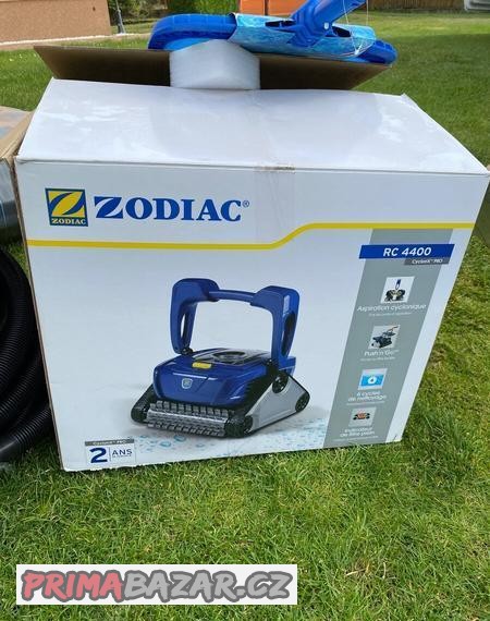 roboticky-vysavac-do-bazenu-zodiac-rc-4400-cyclonx-pro