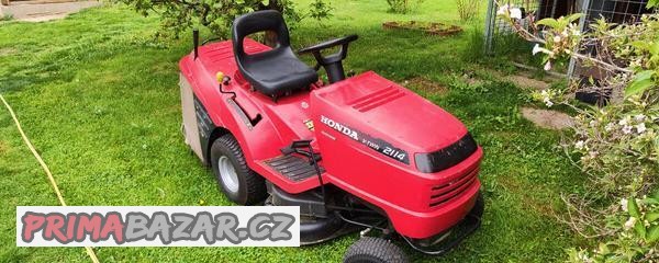 zahradni-trakturek-honda