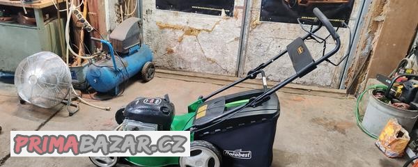 benzinova-sekacka-s-pojezdem-florabest-briggs-stratton-158cc