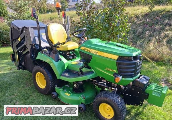 zahradni-traktor-john-deere-x950r-s-vysokym-vysypem