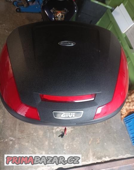 suzuki-bandit-kufr-givi-drzak-kufru