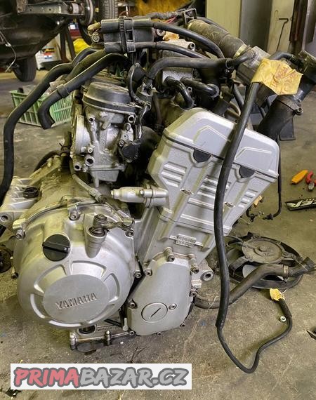 motor-yamaha-fzs-1000