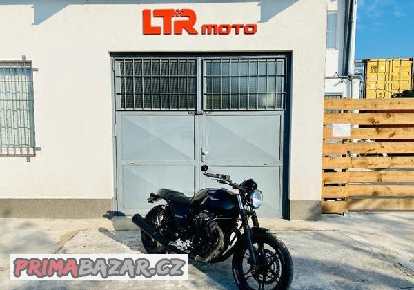 moto-guzzi-v7-iii-stone-moznost-splatek-a-protiuctu