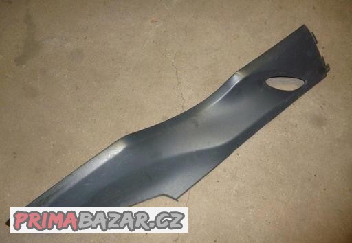 Suzuki Burgman 125, 150. Pravá spodní kapota.