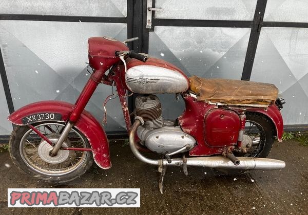jawa-250-kyvacka