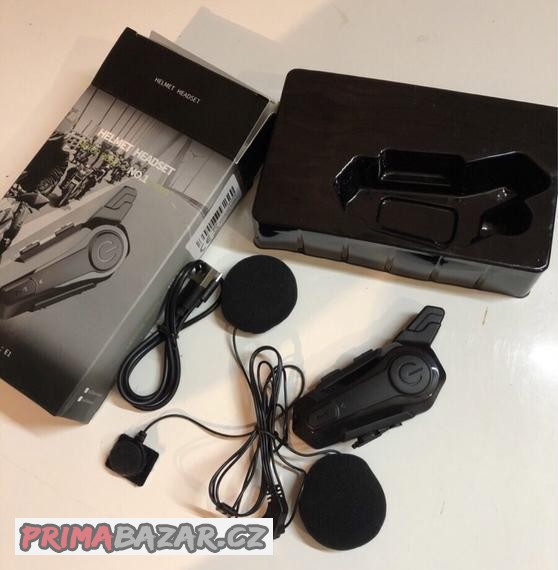 bt-headset-na-moto-helmu