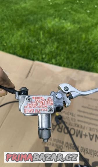 predni-brzdic-s-packou-honda-xl-600-v-transalp