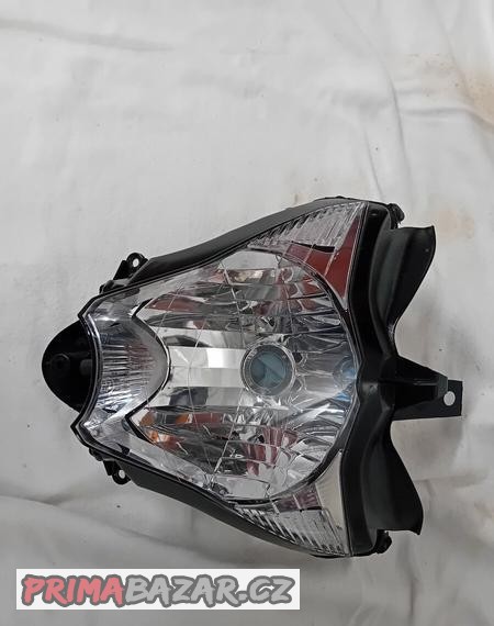 predni-svetlo-na-honda-cb1000r