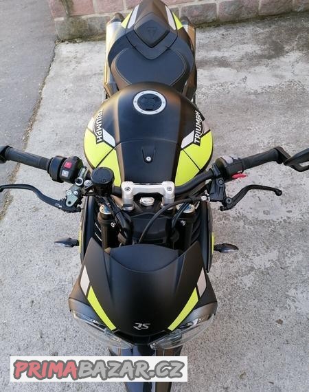 triumph-speed-triple-rs-4-2021