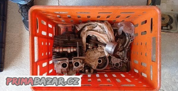 dily-z-motoru-yamaha-xt600-tt600